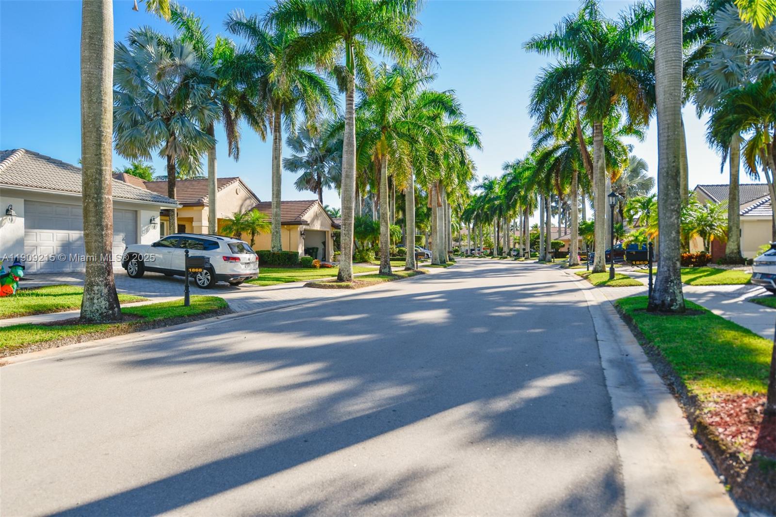 WESTON HILLS - Residential