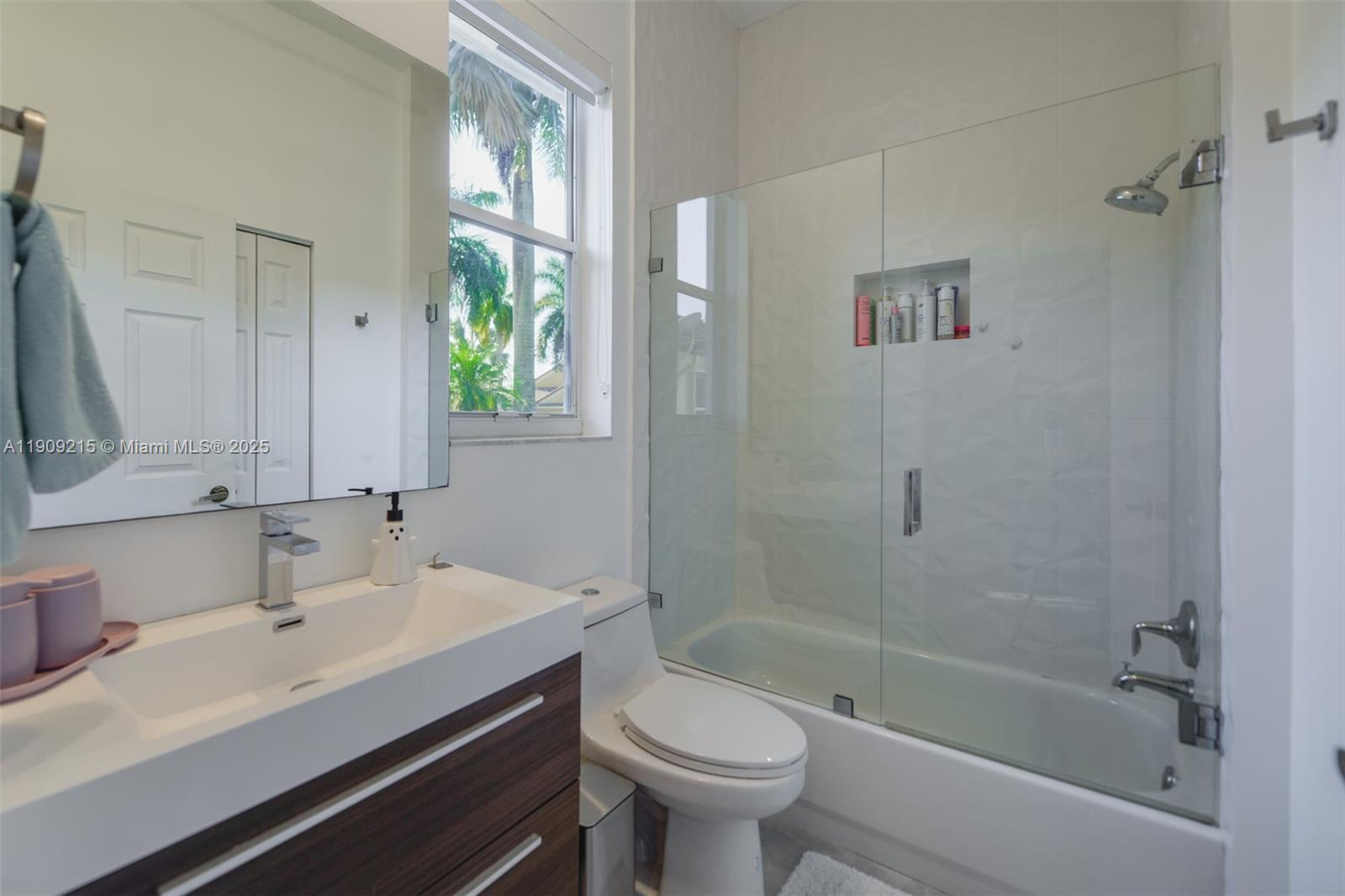 WESTON HILLS - Residential