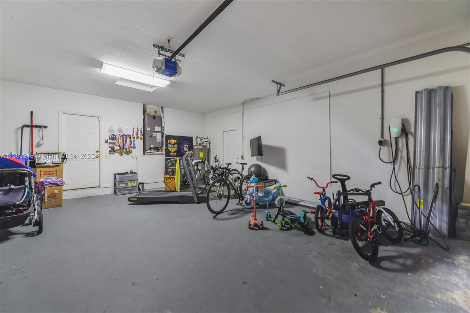 WESTON HILLS - Residential