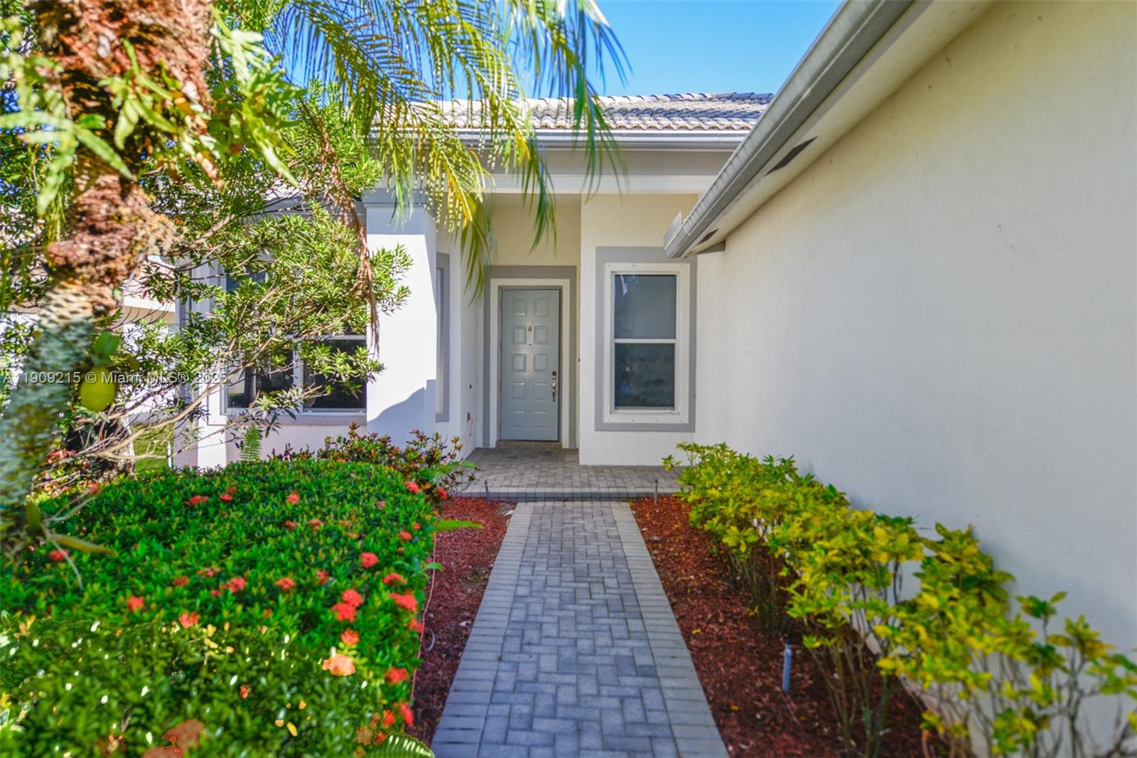 WESTON HILLS - Residential