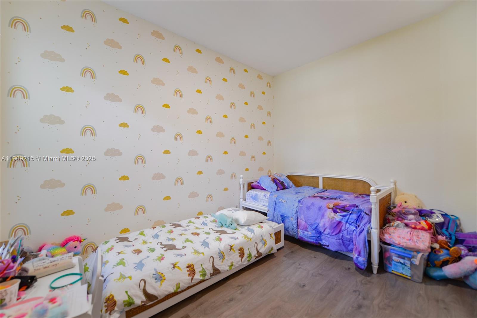 WESTON HILLS - Residential