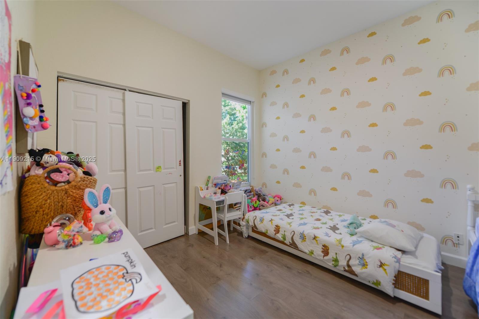 WESTON HILLS - Residential