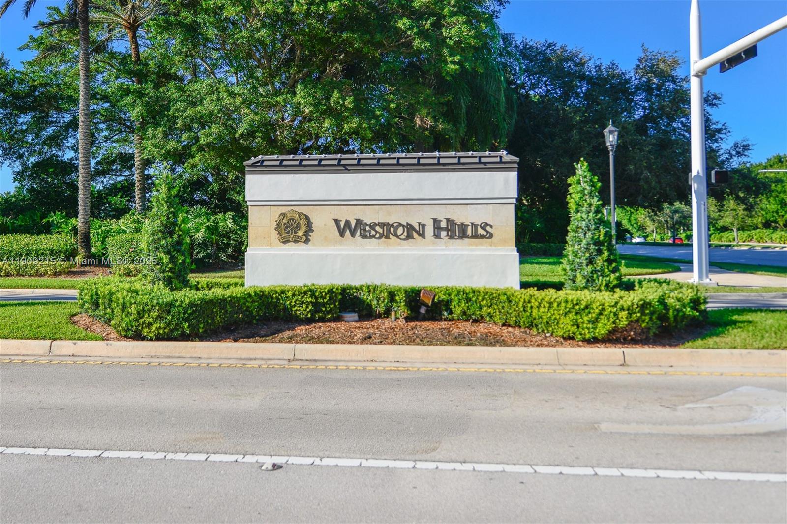 WESTON HILLS - Residential
