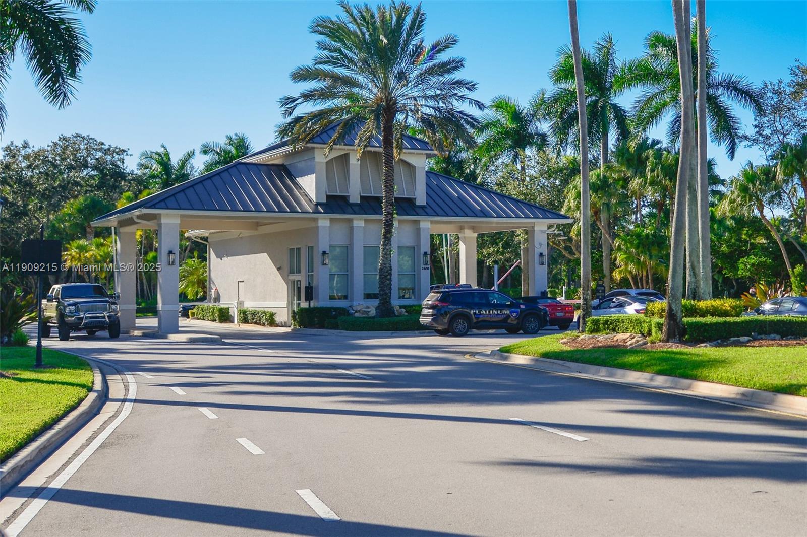 WESTON HILLS - Residential