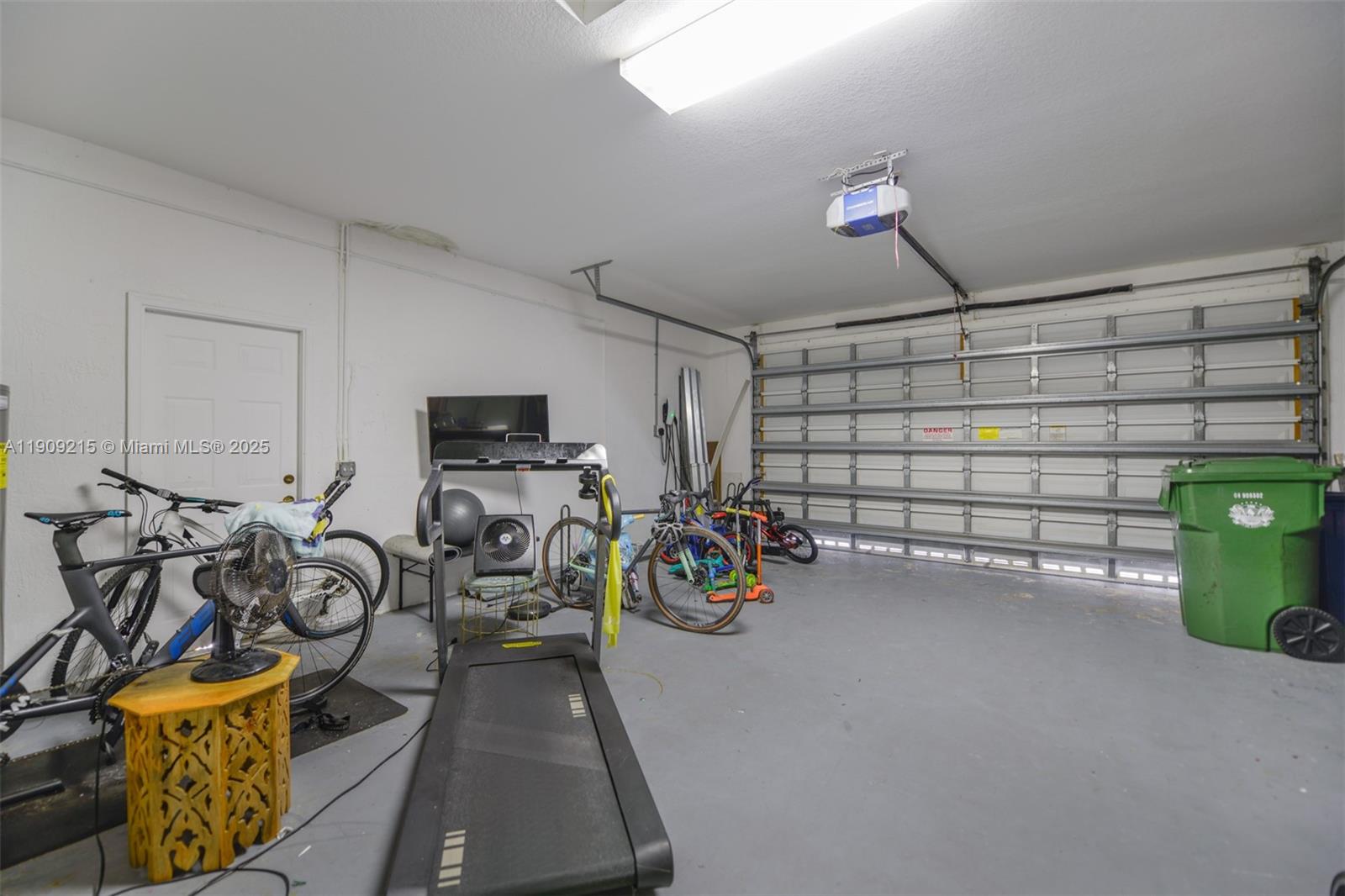 WESTON HILLS - Residential