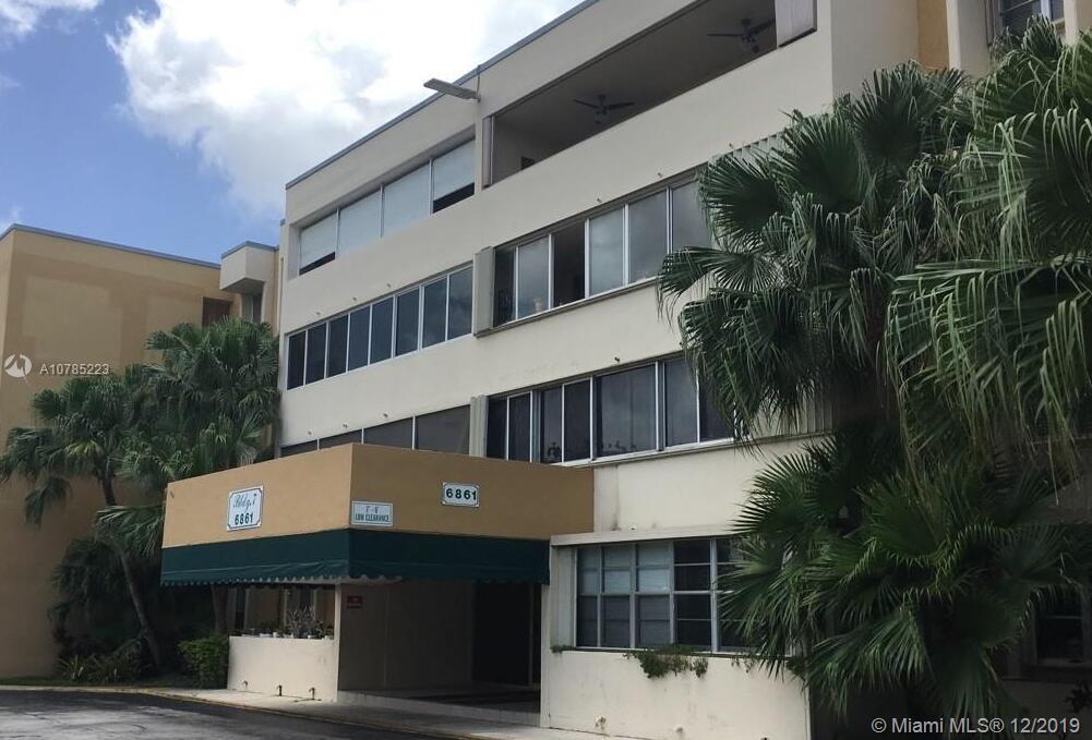 VERY SPACIOUS UNIT LOCATED ON THE 3RD FLOOR. 3 bedrooms, 2 bathrooms. Unit can be rented right away. Master with en-suite bathroom, remodeled kitchen with new wood kitchen cabinets, granite counter tops, stainless steel appliances. Freshly painted. 2 assigned parking spaces + guest parking. Accordion shutters. No pets.