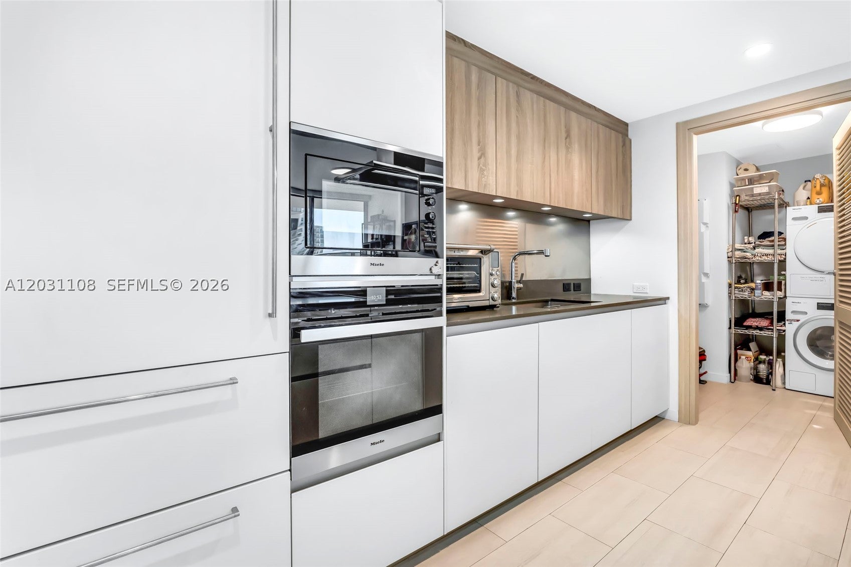 1000 Brickell Plz 4609