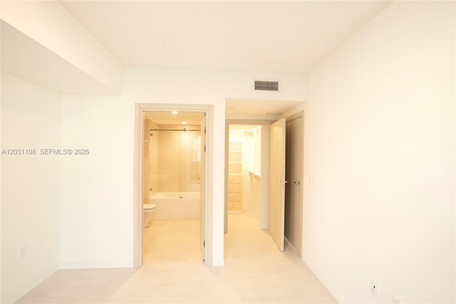 1000 Brickell Plz 4609