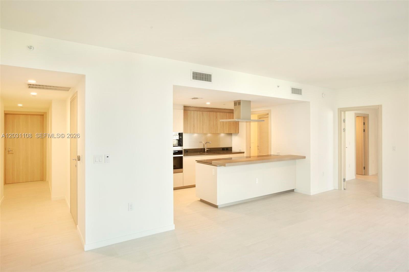 1000 Brickell Plz 4609