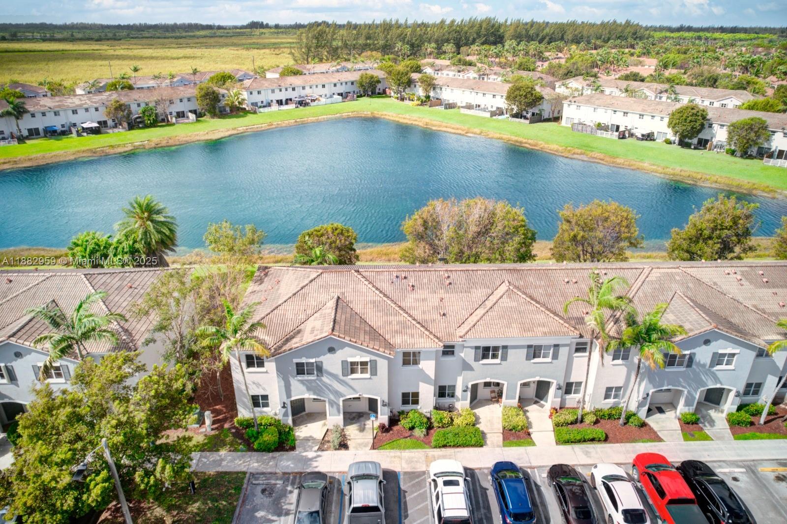 VENETIA GROVE - Residential