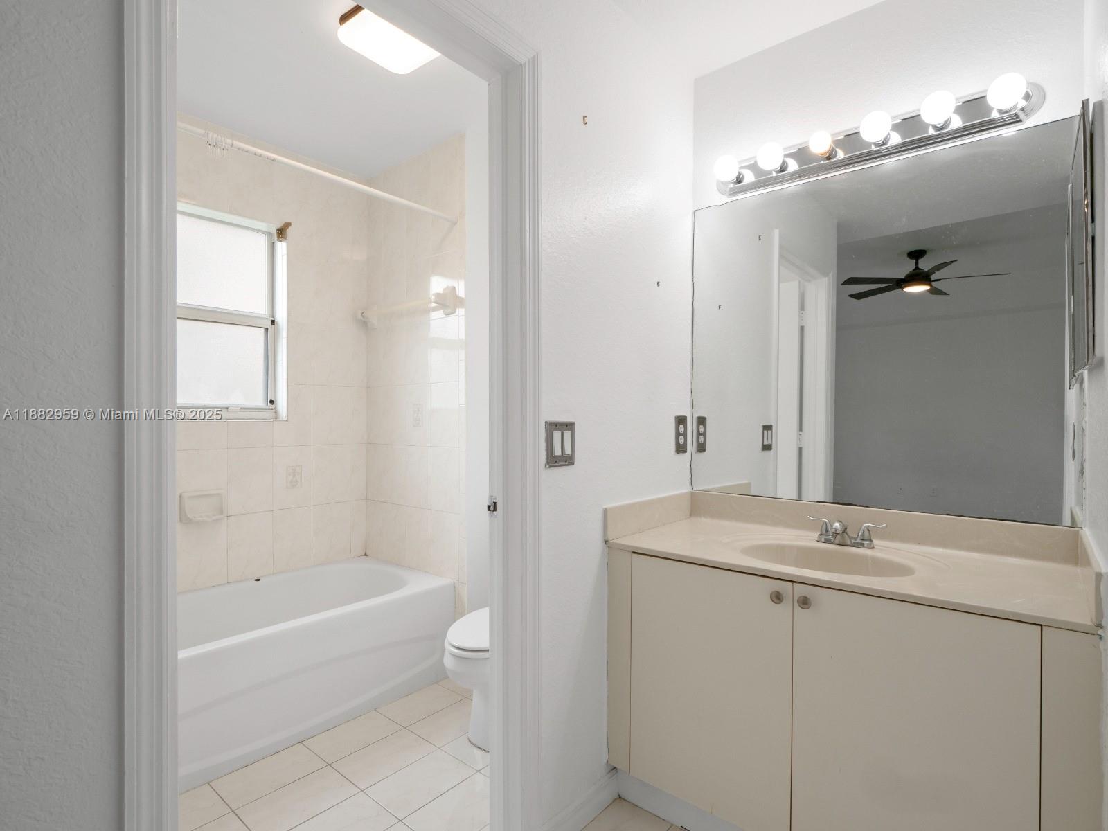 VENETIA GROVE - Residential