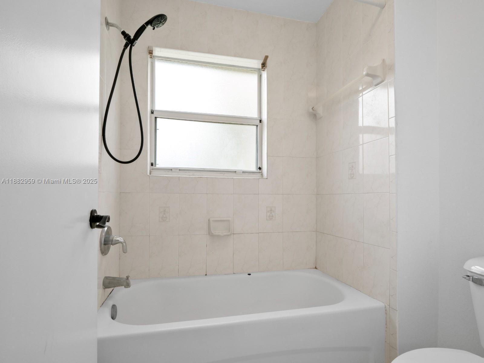 VENETIA GROVE - Residential