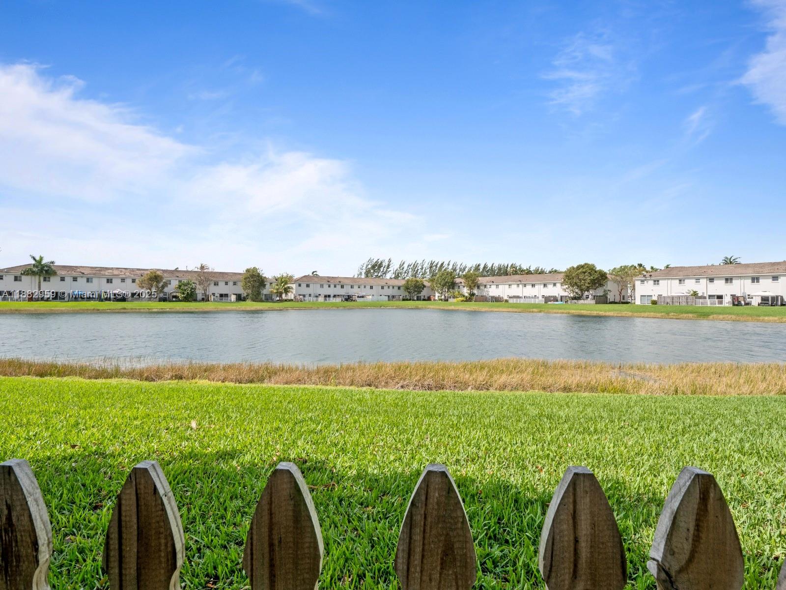 VENETIA GROVE - Residential