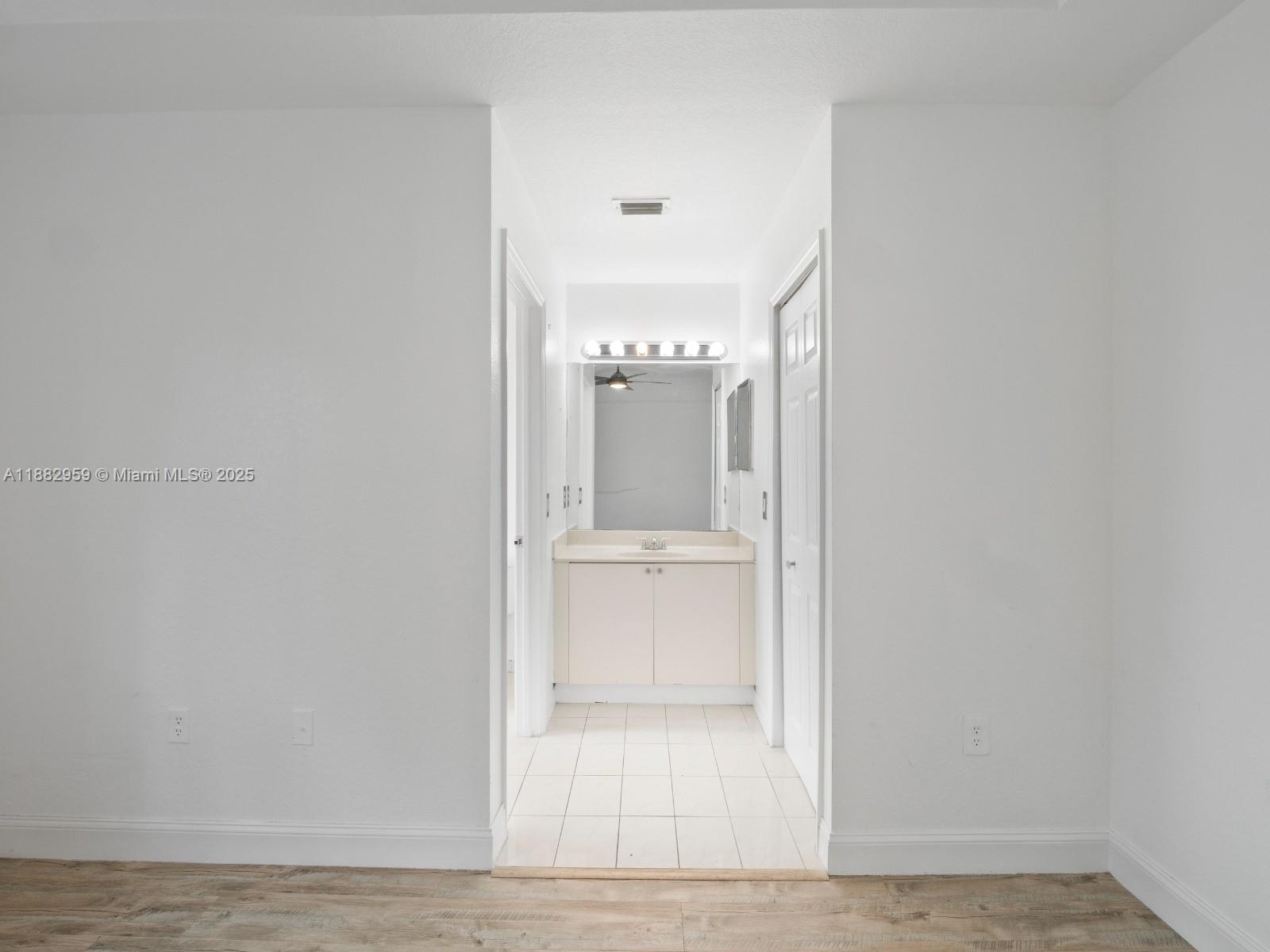 VENETIA GROVE - Residential