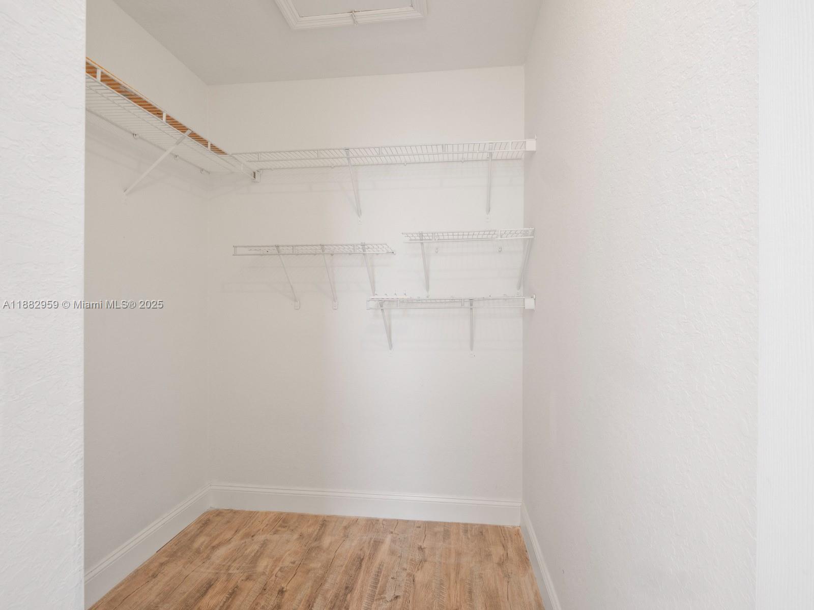 VENETIA GROVE - Residential