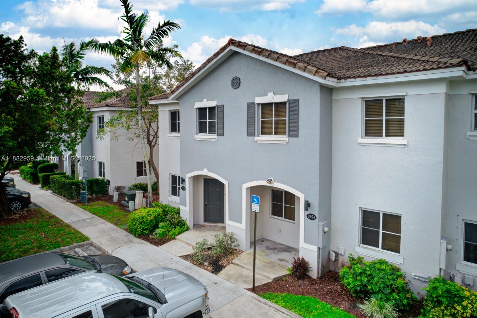 VENETIA GROVE - Residential