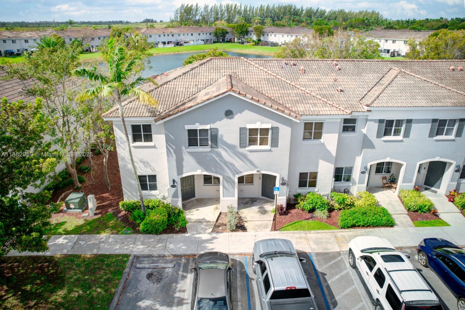 VENETIA GROVE - Residential