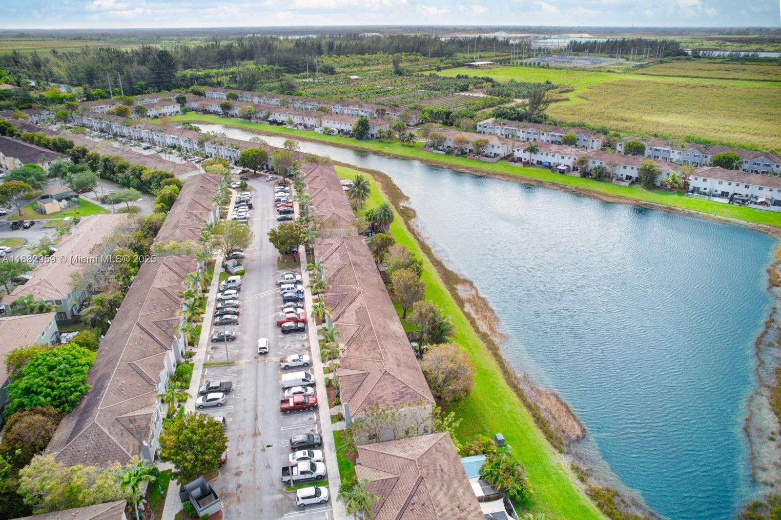 VENETIA GROVE - Residential