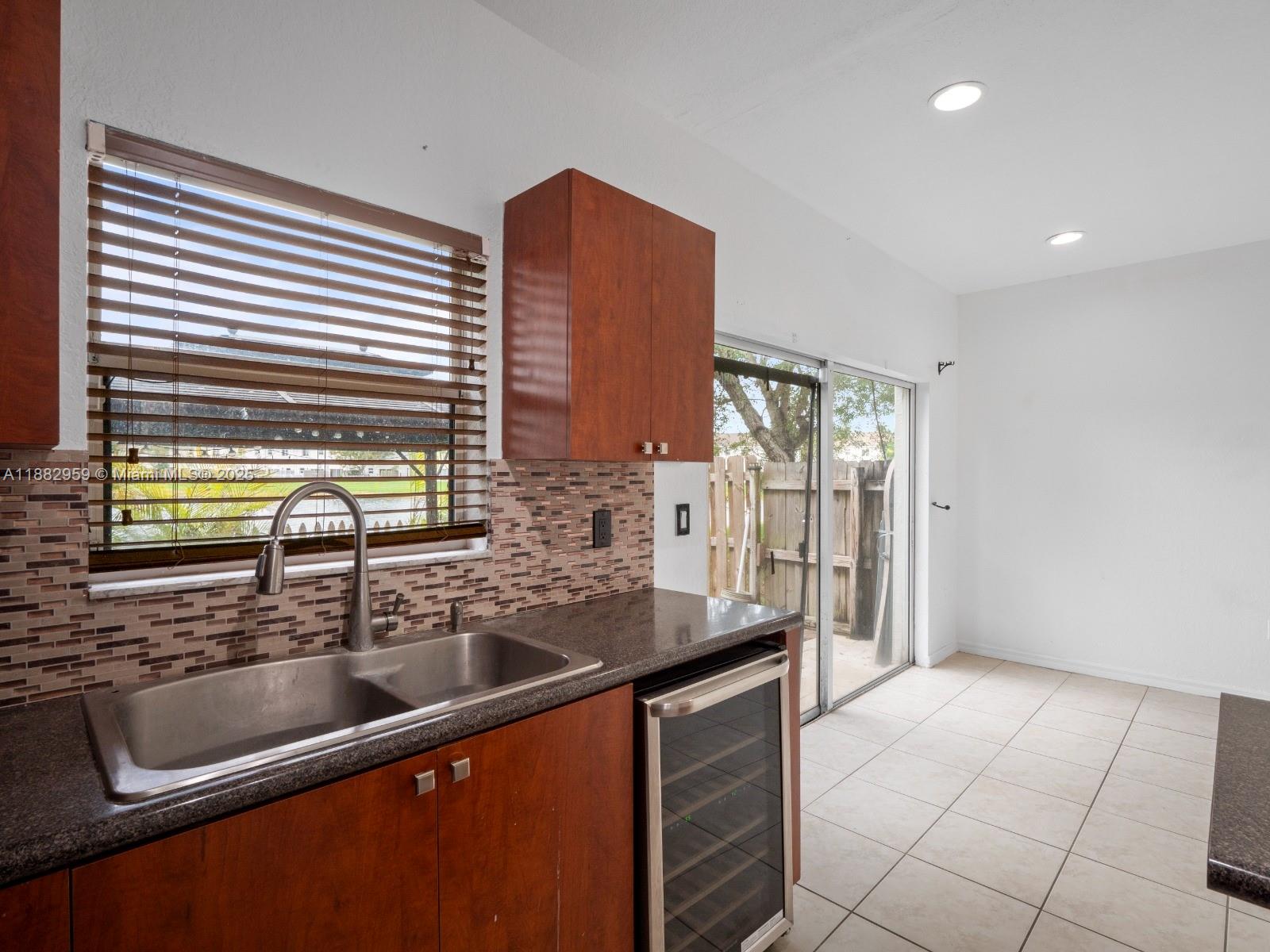 VENETIA GROVE - Residential