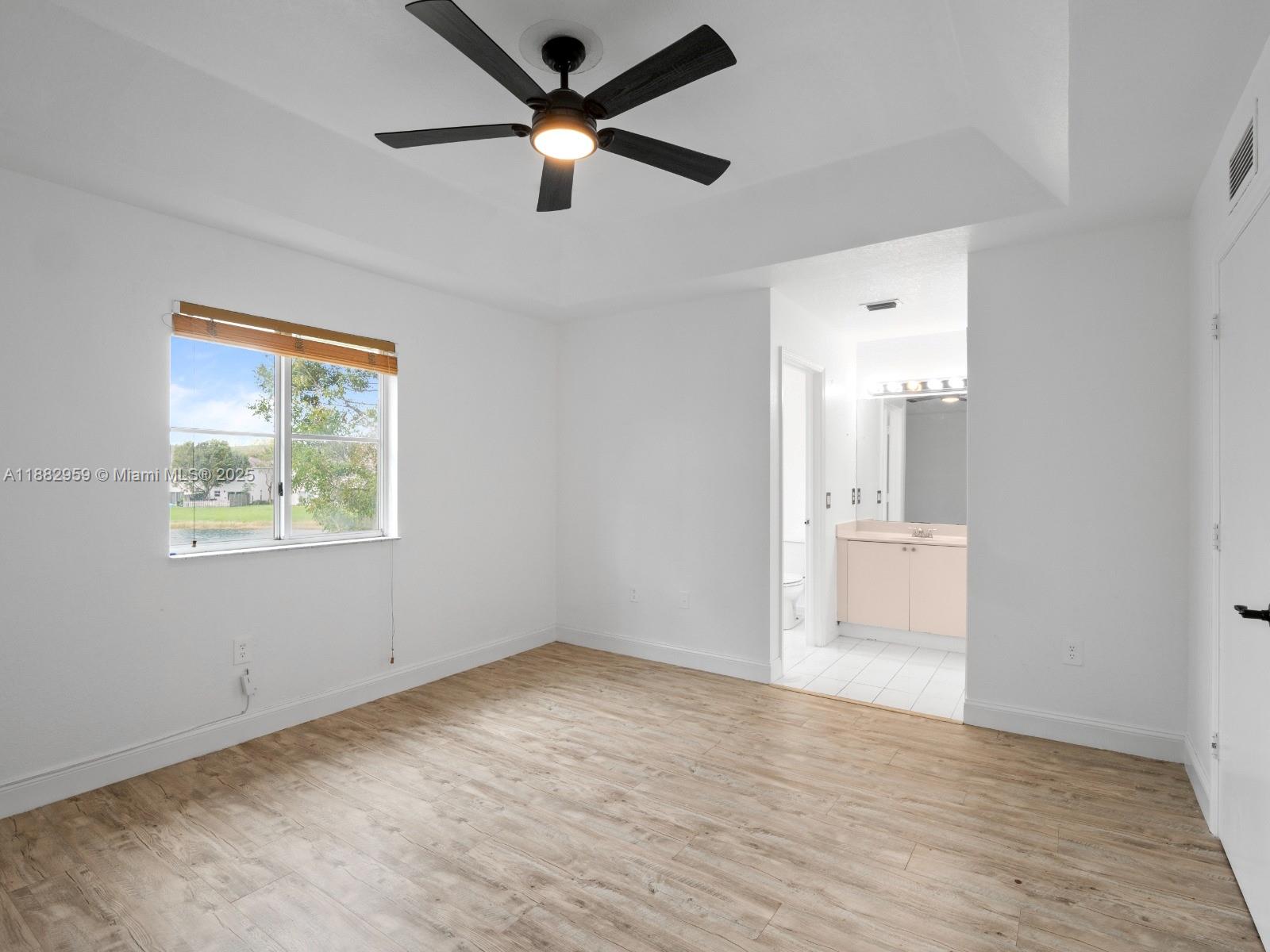 VENETIA GROVE - Residential