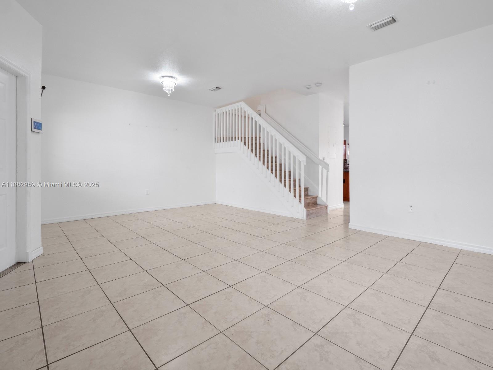 VENETIA GROVE - Residential