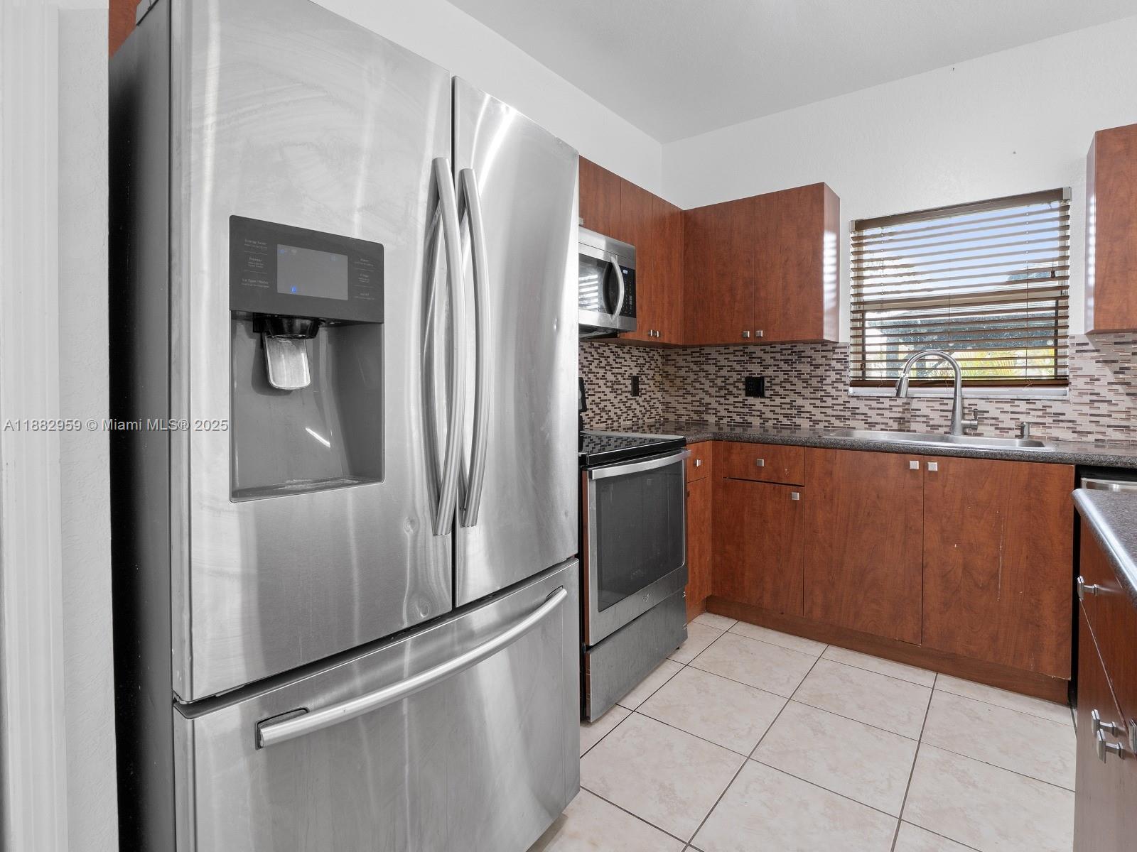 VENETIA GROVE - Residential