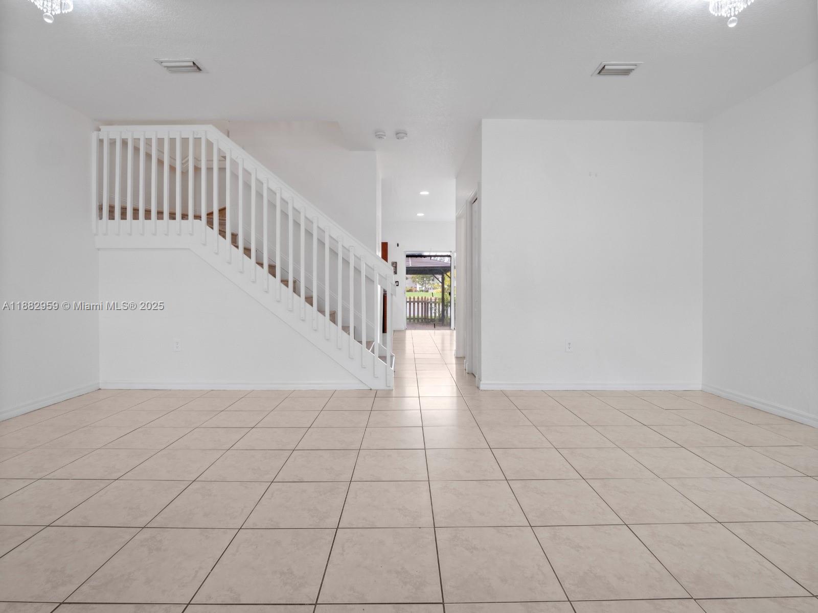 VENETIA GROVE - Residential