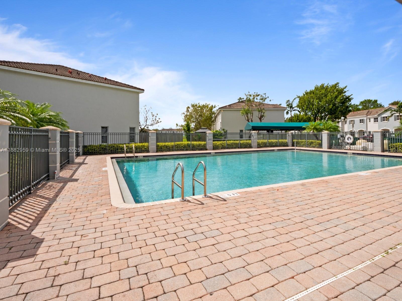 VENETIA GROVE - Residential