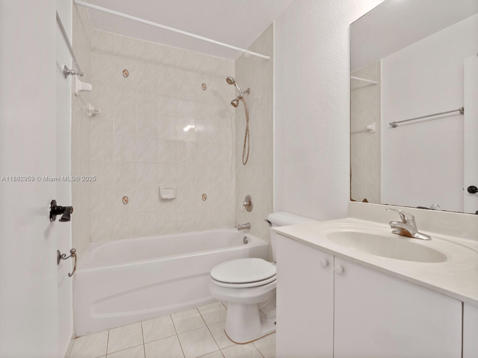 VENETIA GROVE - Residential