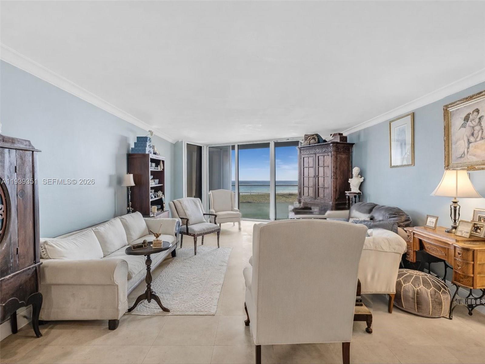 TOWERS OF QUAYSIDE CONDO - Residential