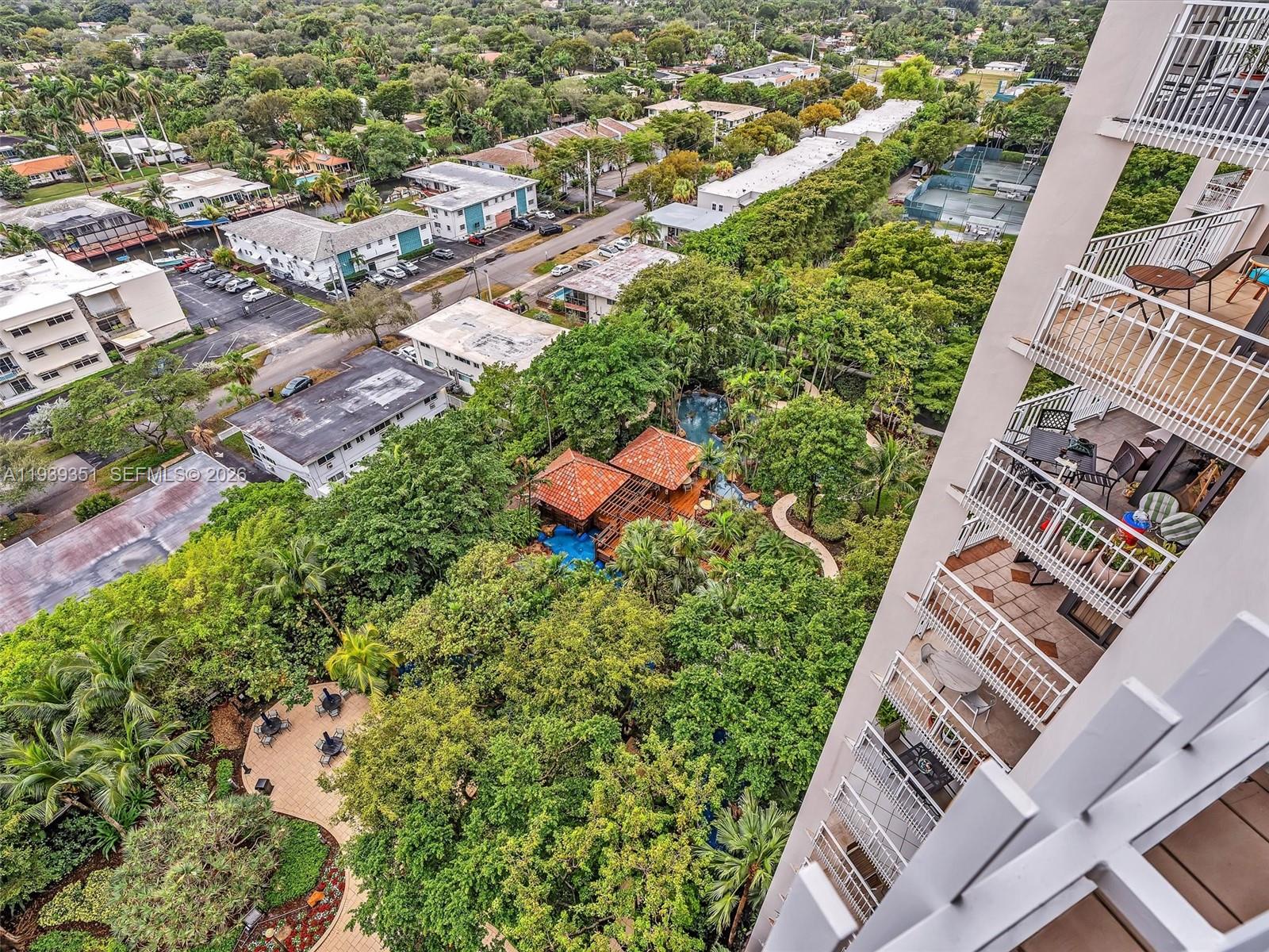 TOWERS OF QUAYSIDE CONDO - Residential