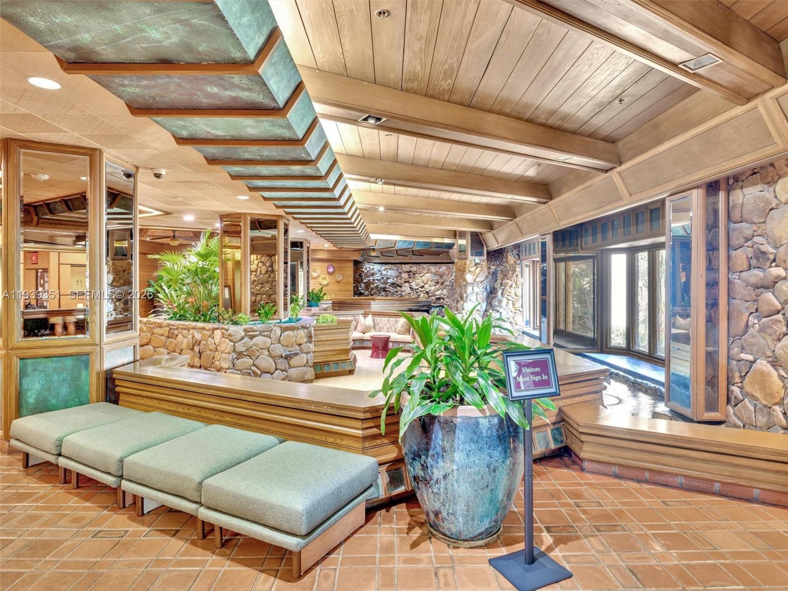 TOWERS OF QUAYSIDE CONDO - Residential