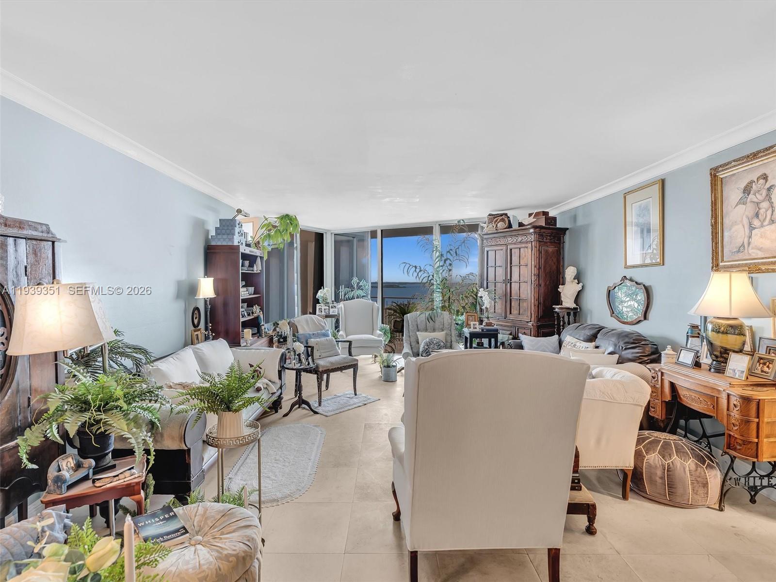 TOWERS OF QUAYSIDE CONDO - Residential