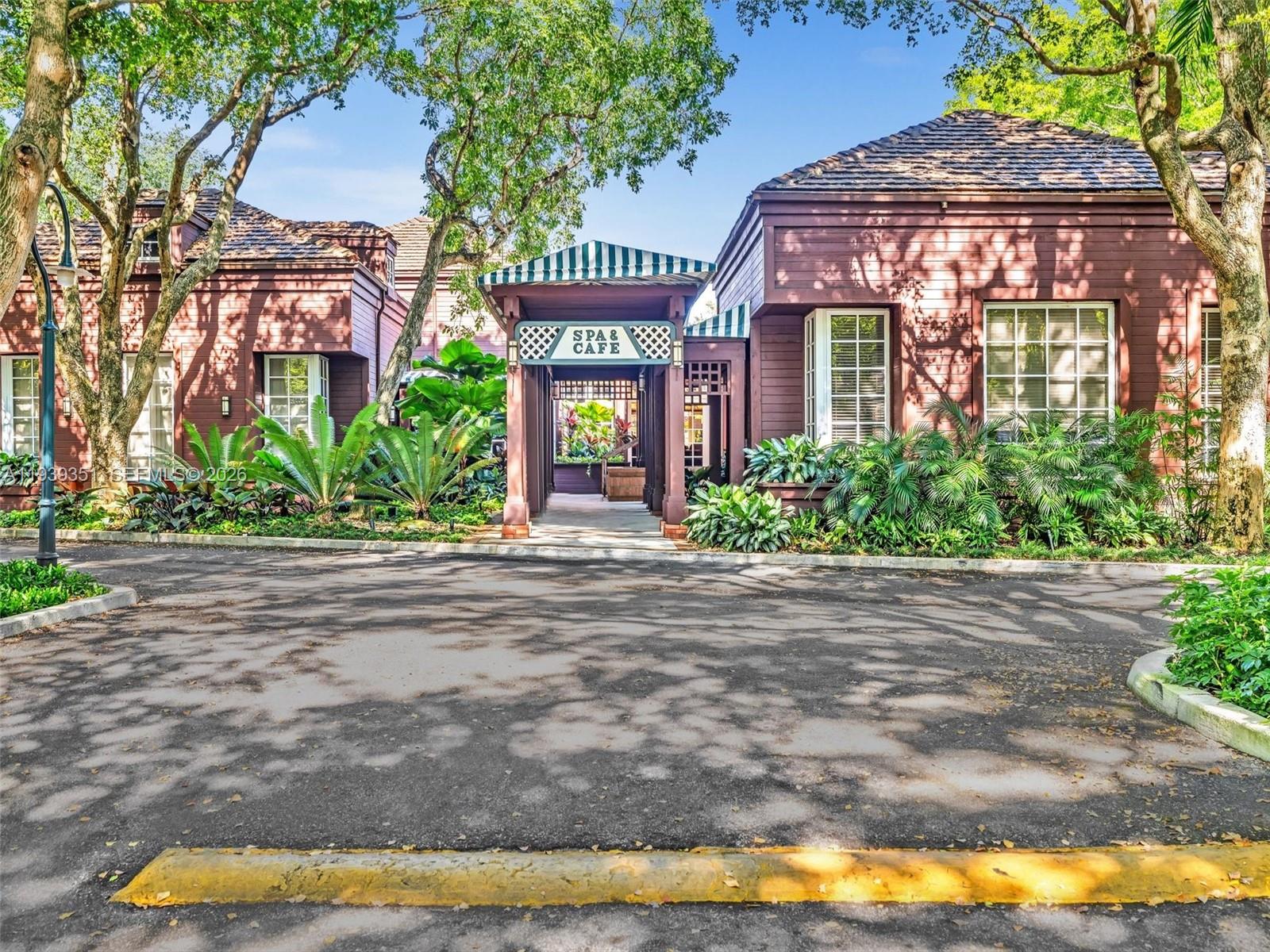 TOWERS OF QUAYSIDE CONDO - Residential