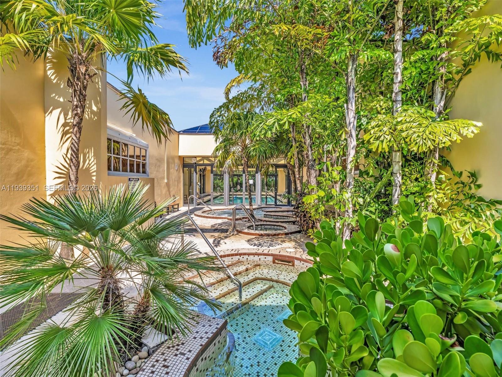 TOWERS OF QUAYSIDE CONDO - Residential