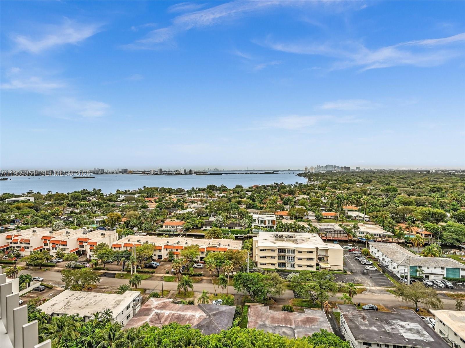 TOWERS OF QUAYSIDE CONDO - Residential