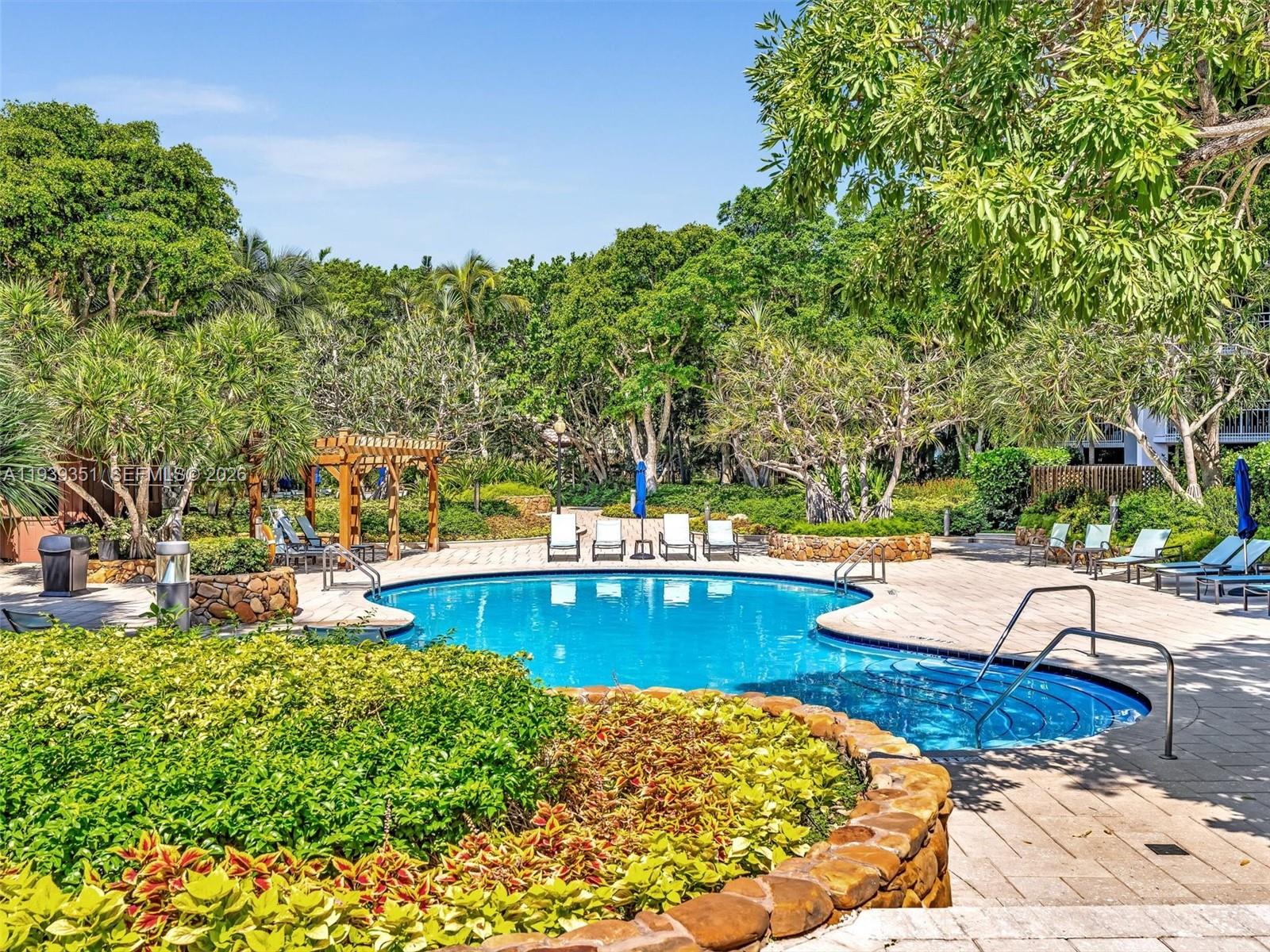 TOWERS OF QUAYSIDE CONDO - Residential