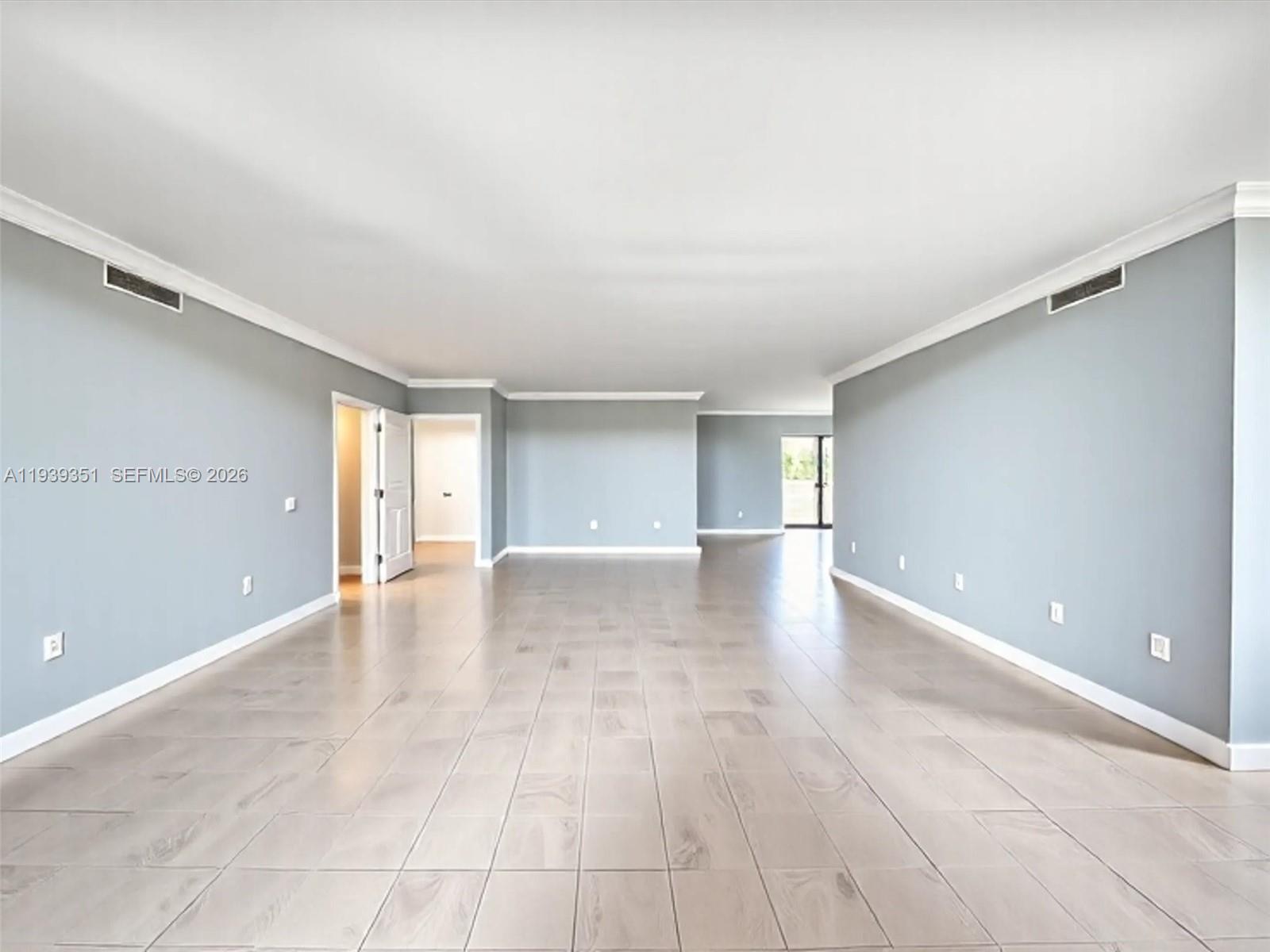 TOWERS OF QUAYSIDE CONDO - Residential