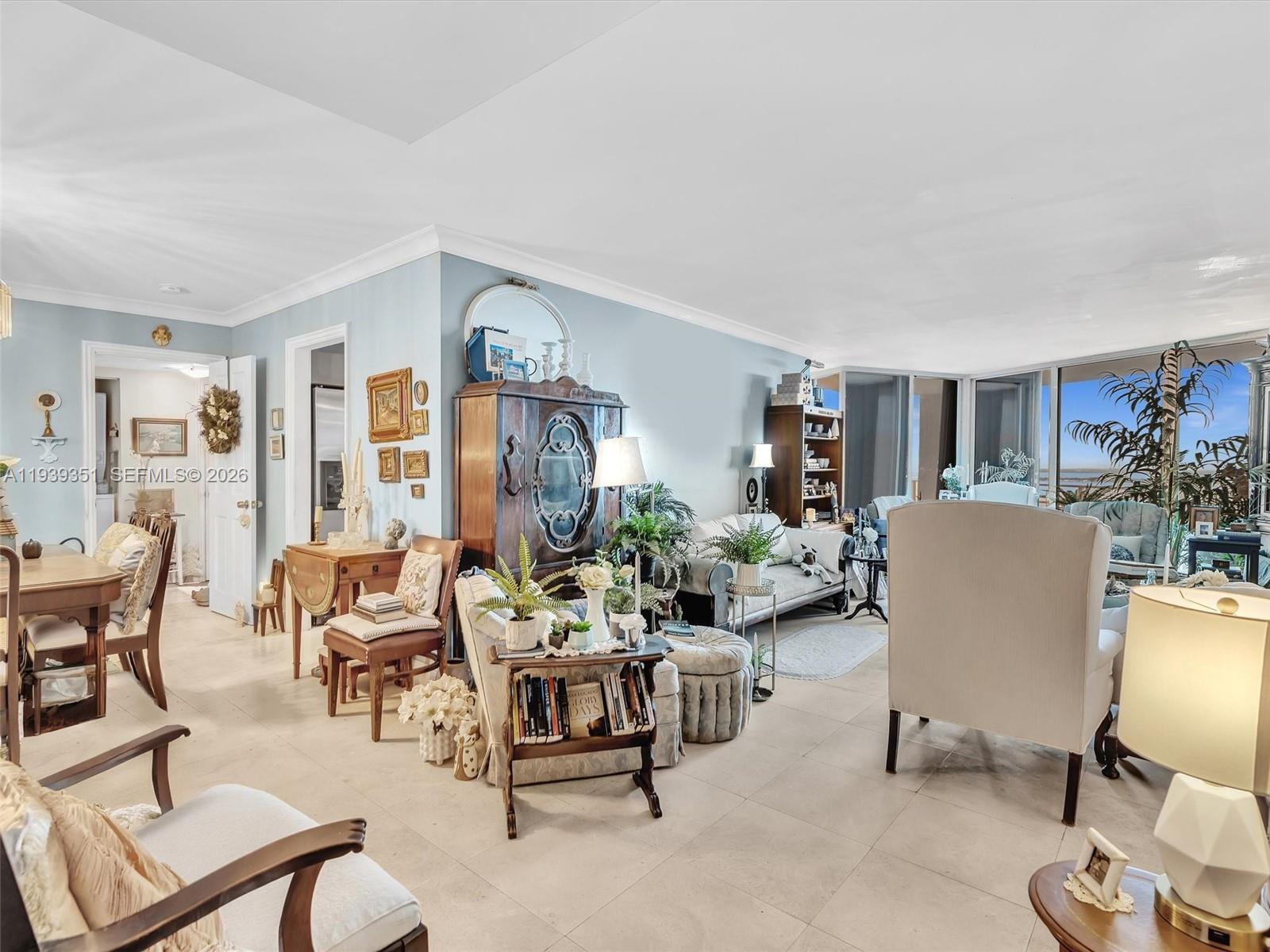 TOWERS OF QUAYSIDE CONDO - Residential