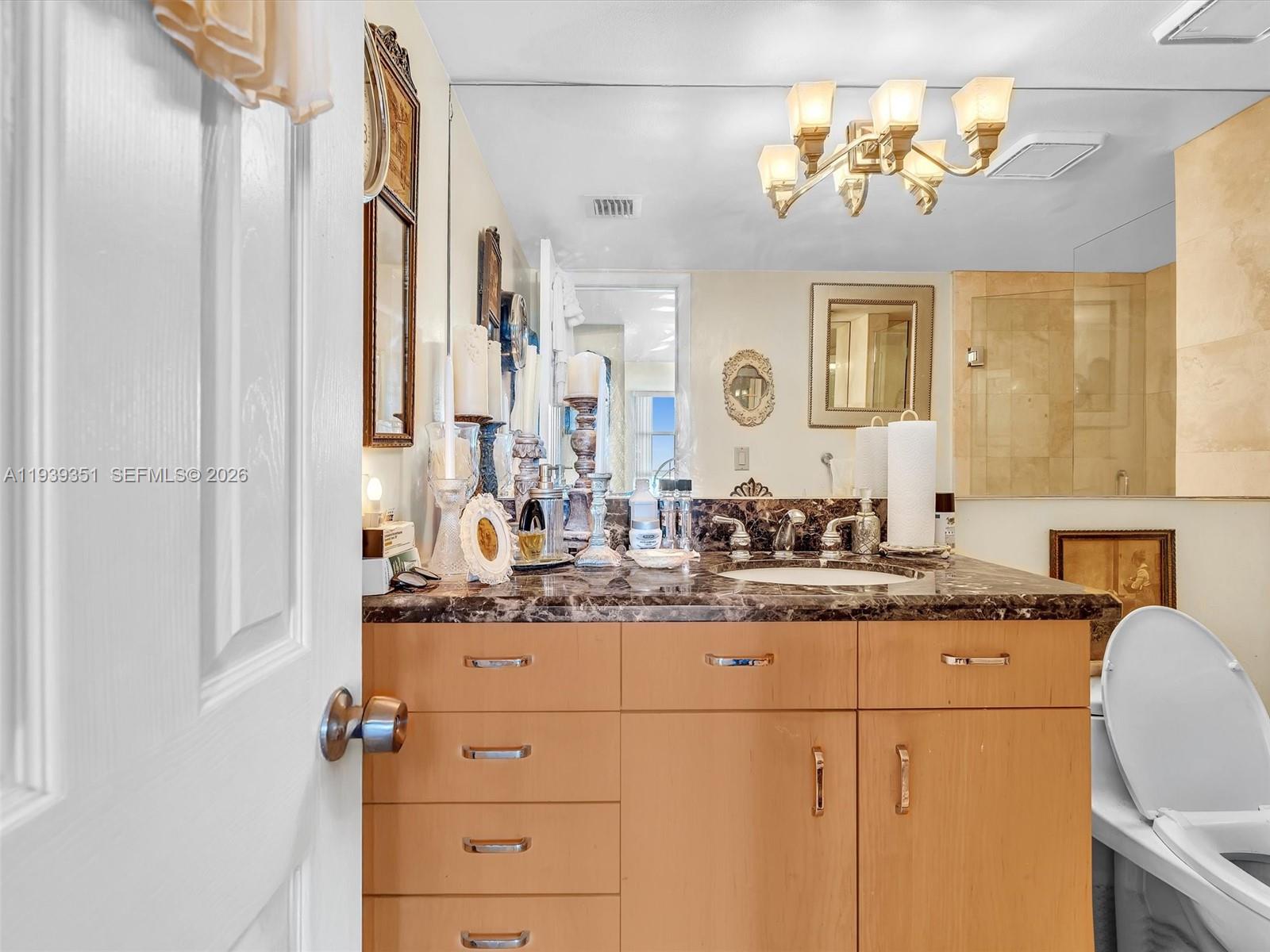 TOWERS OF QUAYSIDE CONDO - Residential