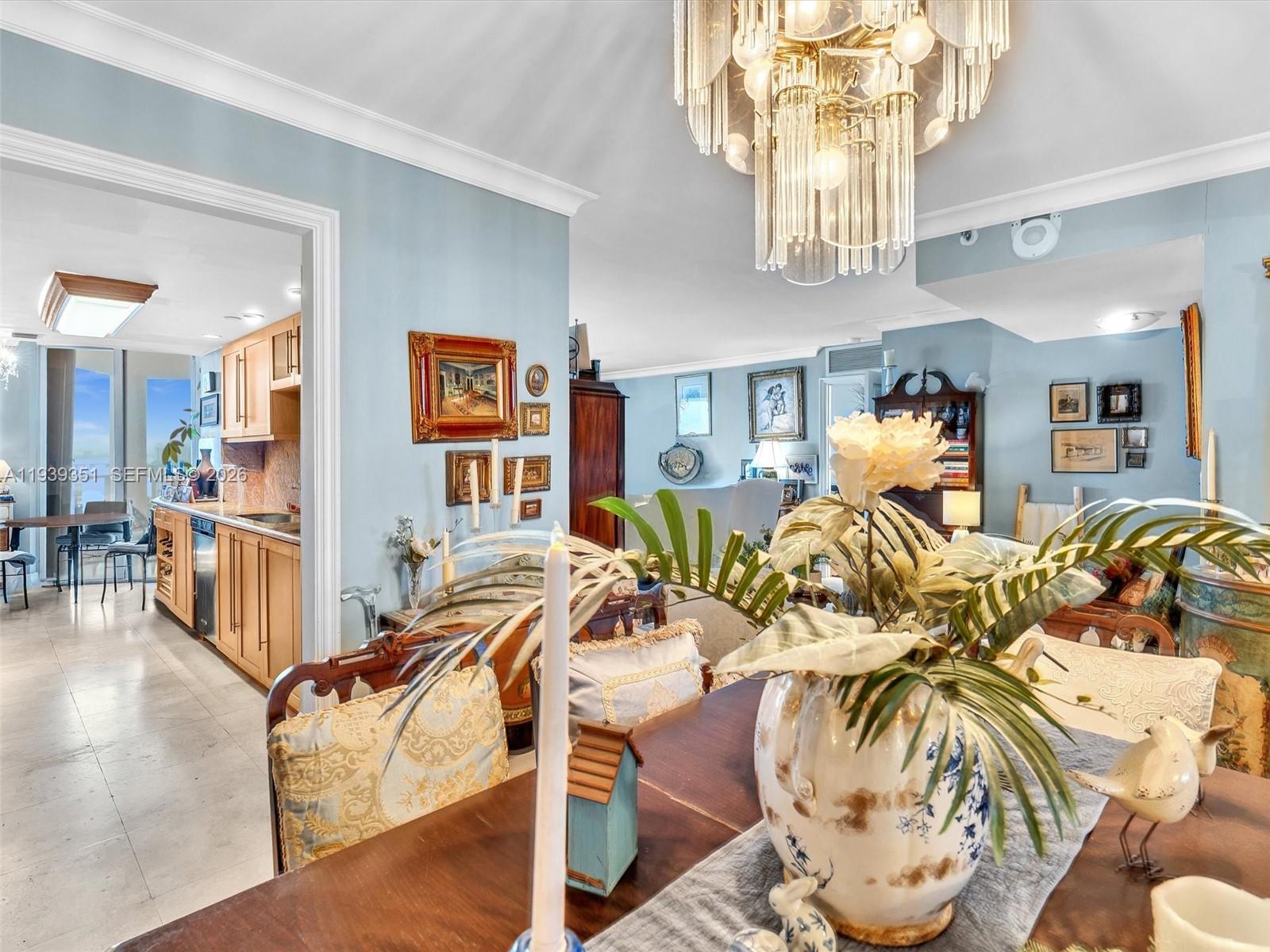 TOWERS OF QUAYSIDE CONDO - Residential