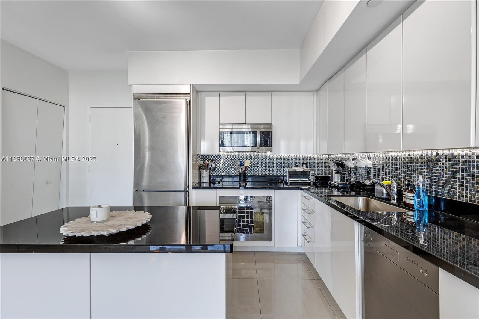 MINT CONDO - Residential