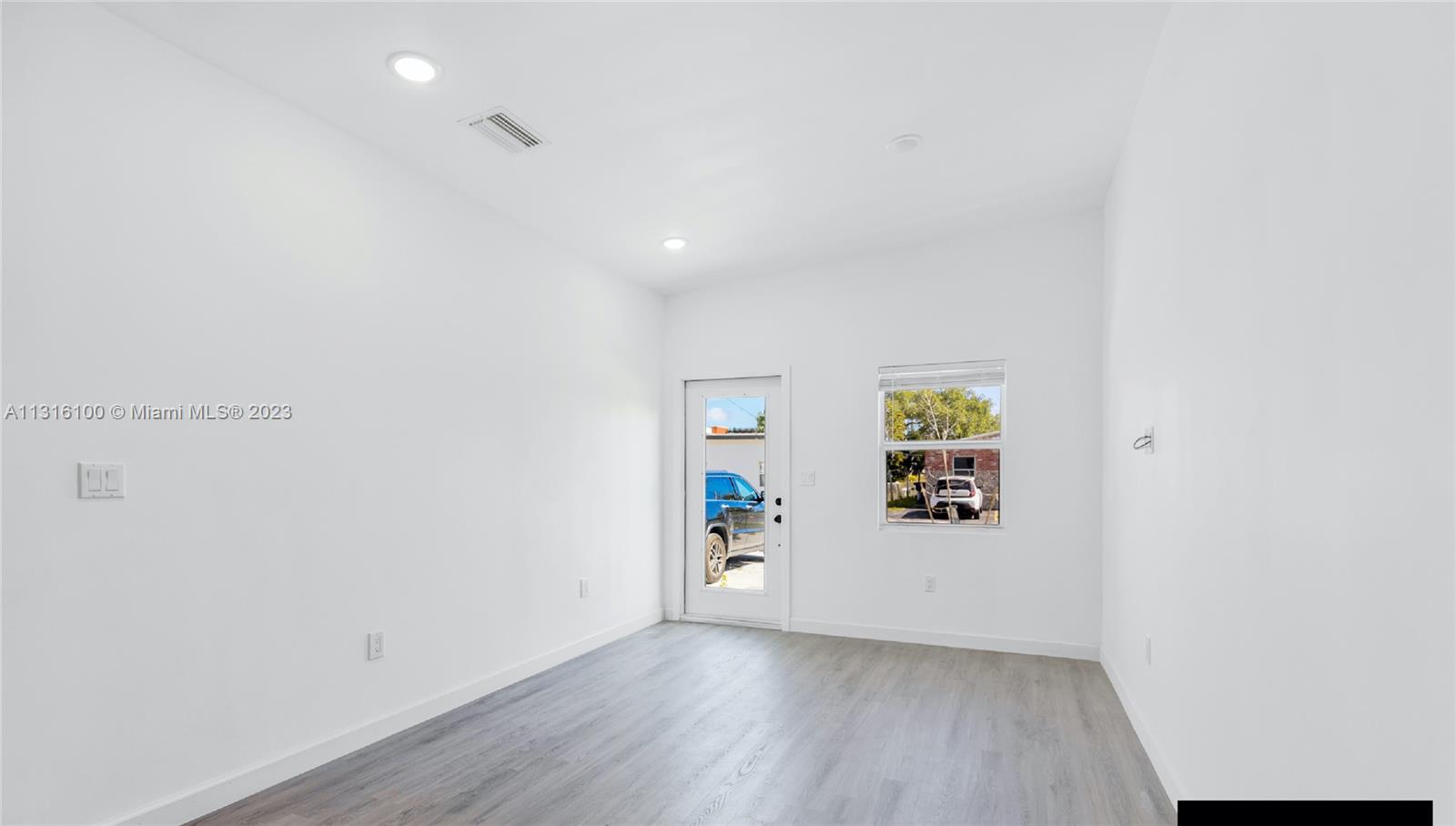 MELROSE HEIGHTS 3RD ADDN - Residential Lease