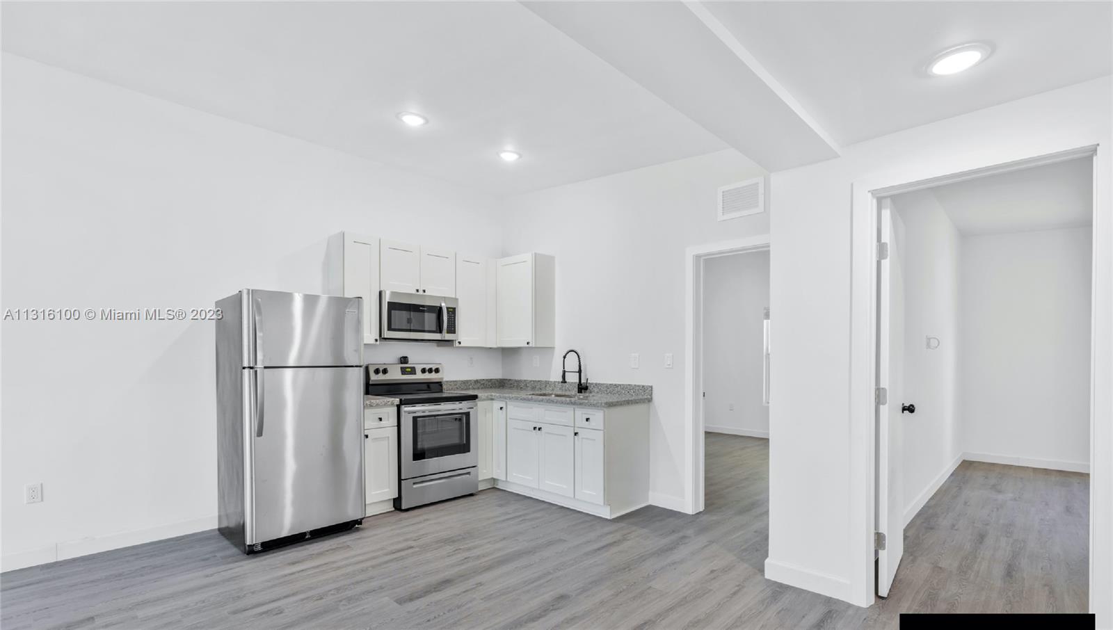 MELROSE HEIGHTS 3RD ADDN - Residential Lease