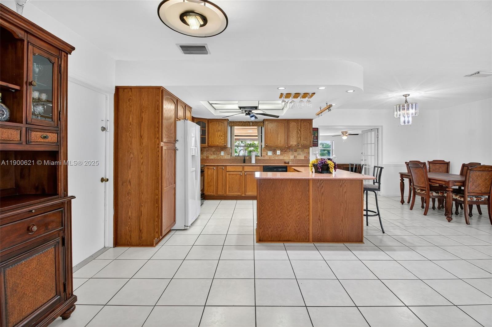 FAIRWAY ESTATES SEC SIX - Residential