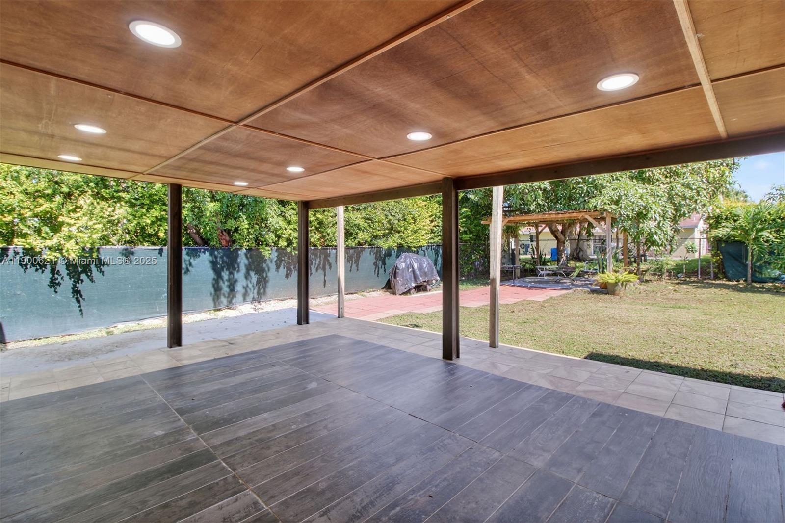 FAIRWAY ESTATES SEC SIX - Residential