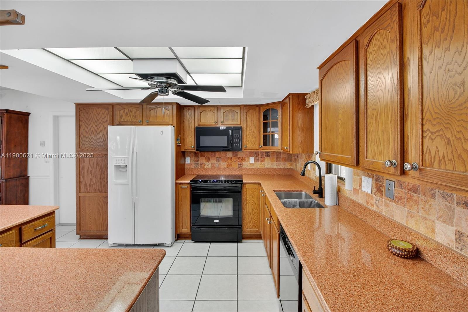 FAIRWAY ESTATES SEC SIX - Residential