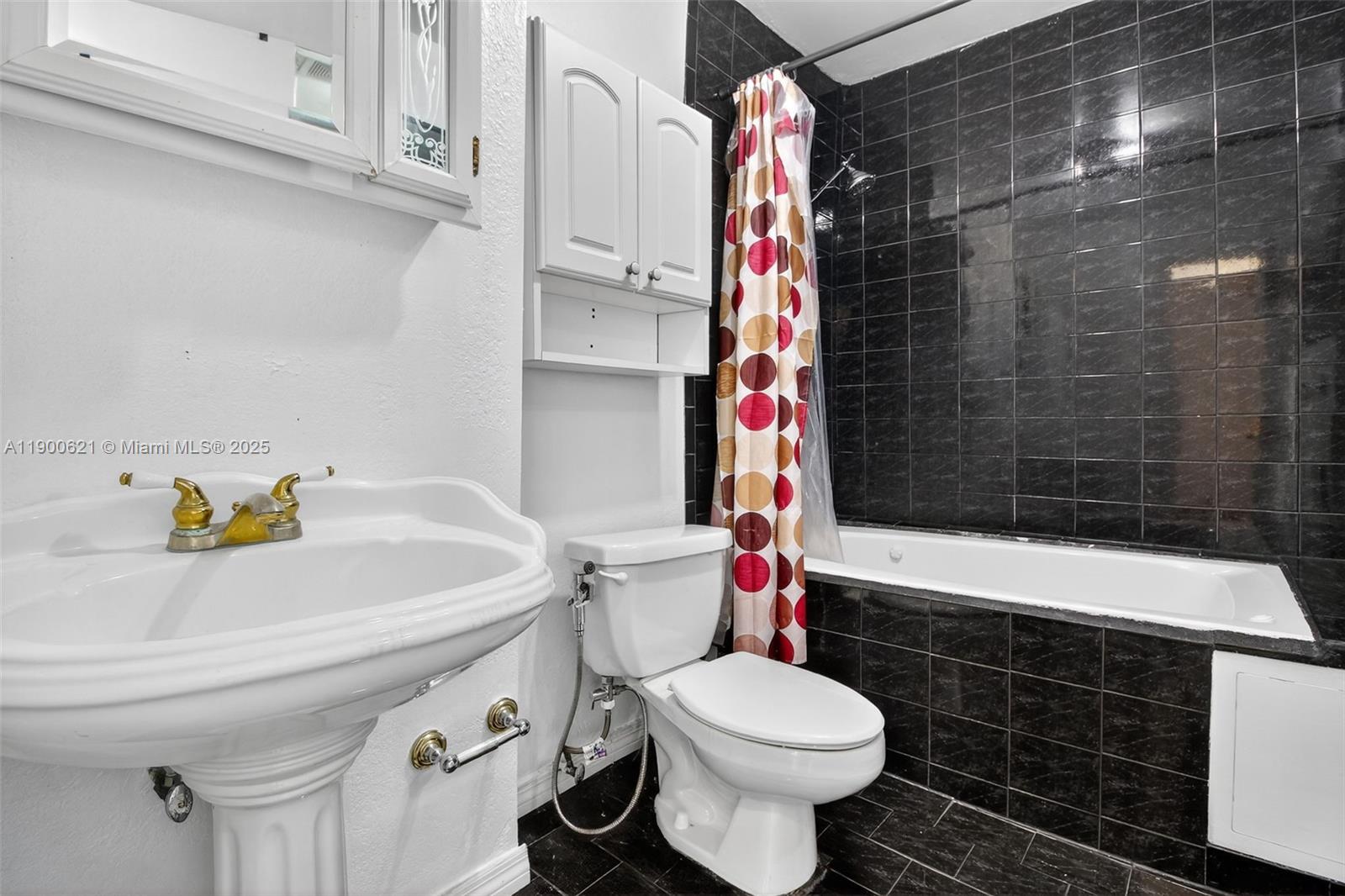 FAIRWAY ESTATES SEC SIX - Residential