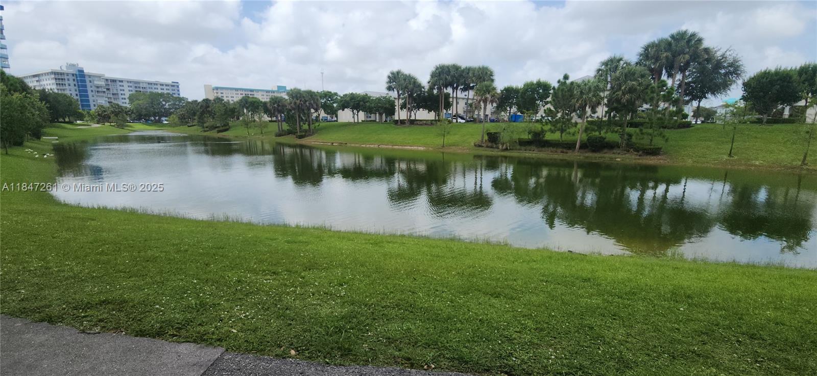 HILLCREST EAST NO 27 COND - Residential