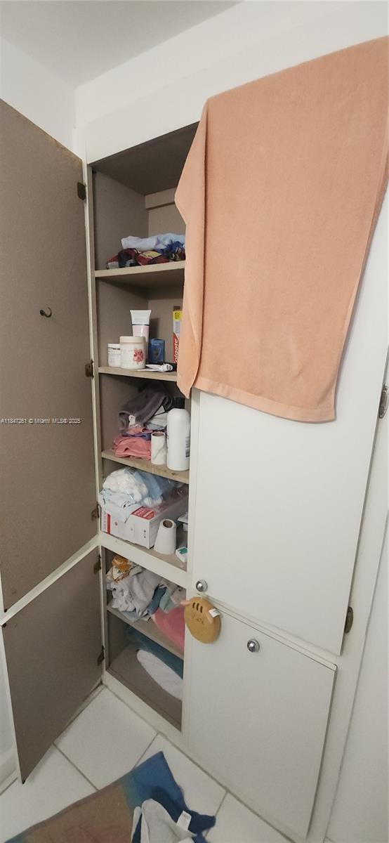 HILLCREST EAST NO 27 COND - Residential